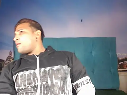 RobertLatin18 online show from October 23, 2025, 1:48 am