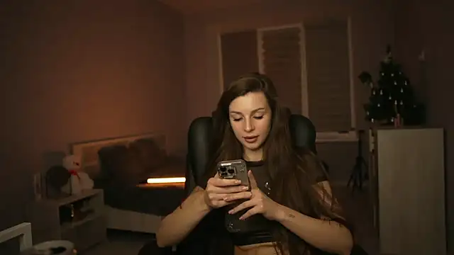 karinamoonss online show from February 27, 2026, 9:25 pm