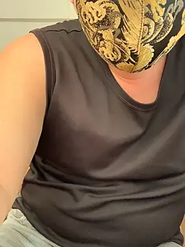 Snapshot of LUOKEKE chatting on October 27, 2025, 5:30 am LUOKEKE online show from October 27, 2025, 5:30 am