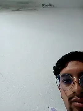 Snapshot of Kaue19cm chatting on October 27, 2025, 11:38 pm Kaue19cm online show from October 27, 2025, 11:38 pm