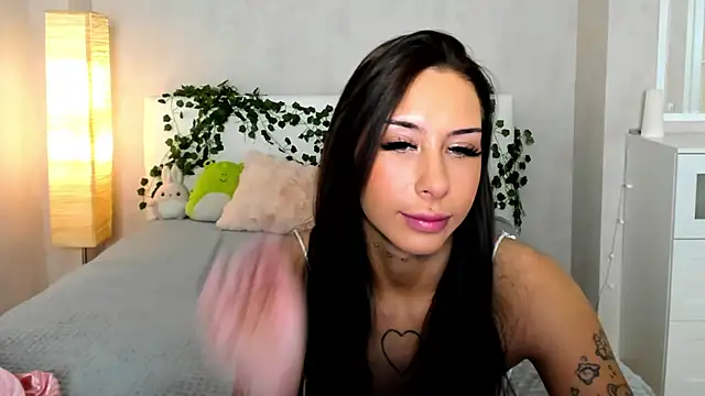 Snapshot of loly_pop18 chatting on October 24, 2025, 12:31 am loly pop18 online show from October 24, 2025, 12:31 am