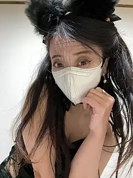 Snapshot of momo_0012 chatting on November 2, 2025, 9:14 am momo 0012 online show from November 2, 2025, 9:14 am