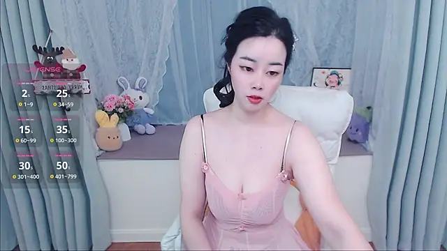 Xiaodie-baby online show from May 27, 2026, 3:36 am