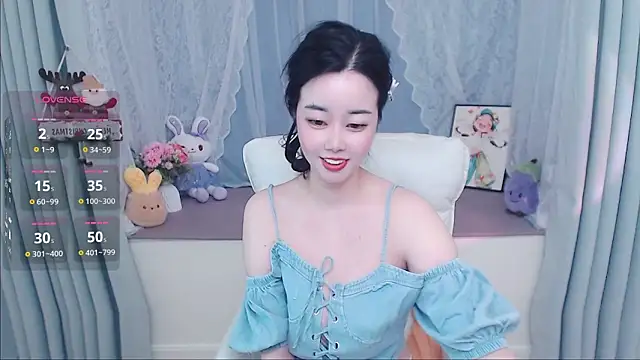 Xiaodie-baby online show from May 21, 2026, 2:53 am