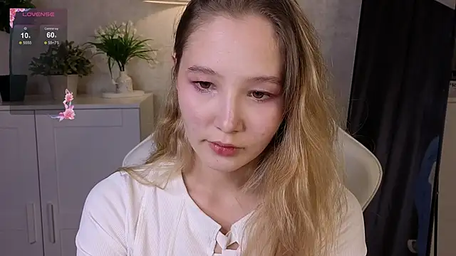 Snapshot of insaneinsomnia chatting on October 27, 2025, 9:54 am insaneinsomnia online show from October 27, 2025, 9:54 am