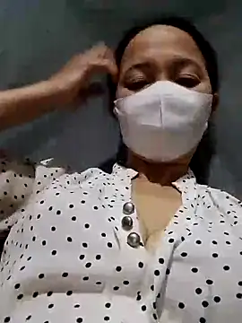 TRIEUTRIEU20 online show from October 29, 2025, 2:49 pm