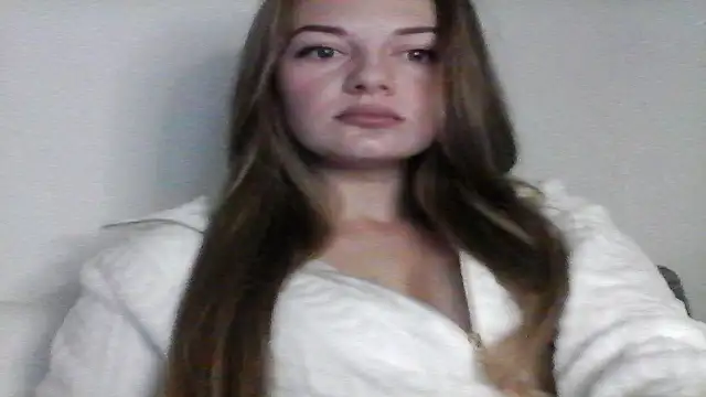 Snapshot of EllaMoonlight chatting on November 5, 2025, 9:07 pm EllaMoonlight online show from November 5, 2025, 9:07 pm