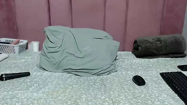 Bracylia online show from May 4, 2026, 4:38 am