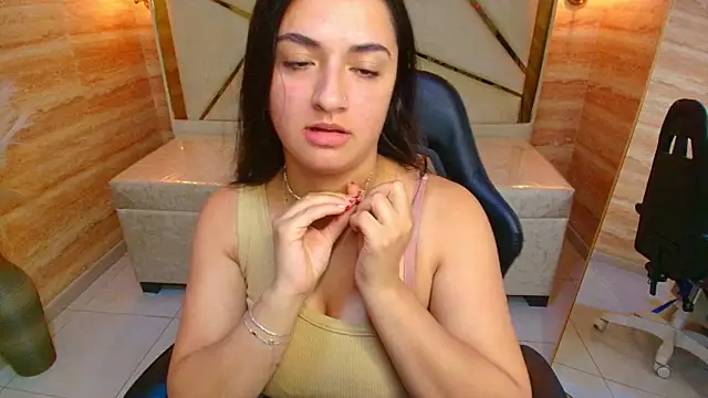 Snapshot of rachel_r_ chatting on October 23, 2025, 1:43 pm rachel r  online show from October 23, 2025, 1:43 pm