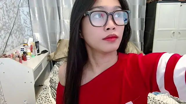 Snapshot of _Lachica_ chatting on April 18, 2026, 3:20 am Lachica online show from April 18, 2026, 3:20 am