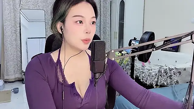 xiaobao-1188 online show from November 19, 2025, 4:51 pm