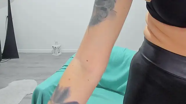 Arya Anna online show from October 25, 2025, 4:11 am