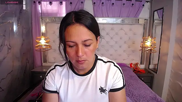 Melissa-roberts online show from November 18, 2025, 8:23 pm