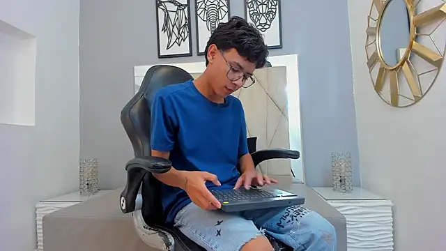 adams bobby online show from January 8, 2026, 11:16 am