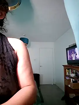 BubblesLovexox online show from November 18, 2025, 10:40 am