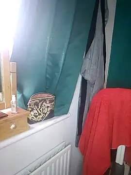 BubblesLovexox online show from November 25, 2025, 2:39 pm