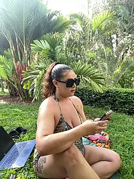 Snapshot of BubblesLovexox chatting on March 30, 2026, 1:45 pm BubblesLovexox online show from March 30, 2026, 1:45 pm