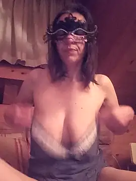 Snapshot of MissMonella85 chatting on December 2, 2025, 6:31 pm MissMonella85 online show from December 2, 2025, 6:31 pm