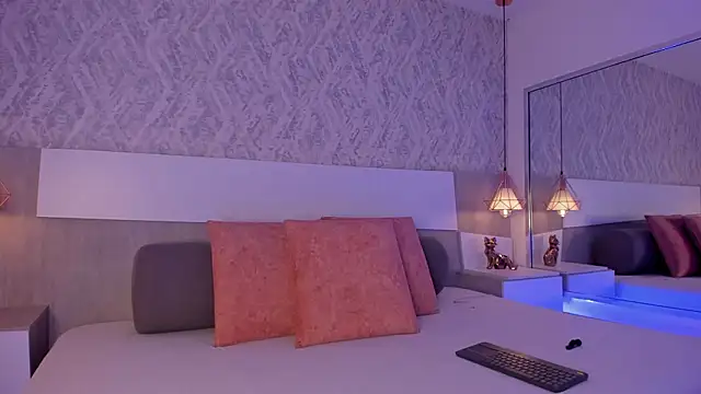 Vittoria  rossi online show from February 16, 2026, 1:54 pm