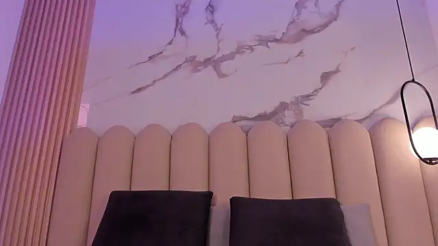 Vittoria  rossi online show from December 21, 2025, 2:08 pm