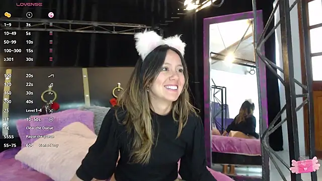 LunaaMorena online show from November 29, 2025, 1:44 pm