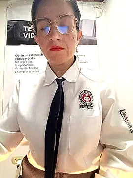 Snapshot of Valentina--1 chatting on April 23, 2026, 10:44 am Valentina--1 online show from April 23, 2026, 10:44 am