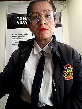 Snapshot of Valentina--1 chatting on April 23, 2026, 12:29 pm Valentina--1 online show from April 23, 2026, 12:29 pm