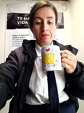 Snapshot of Valentina--1 chatting on April 25, 2026, 1:52 pm Valentina--1 online show from April 25, 2026, 1:52 pm