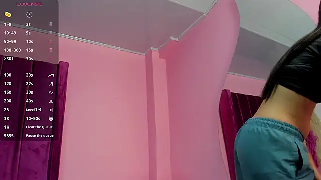 foxyhillx online show from December 18, 2025, 8:01 pm