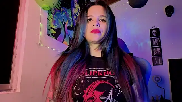 Snapshot of AshGraven chatting on November 3, 2025, 4:28 am AshGraven online show from November 3, 2025, 4:28 am