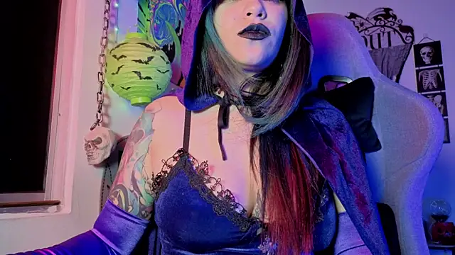 Snapshot of AshGraven chatting on October 30, 2025, 4:33 am AshGraven online show from October 30, 2025, 4:33 am