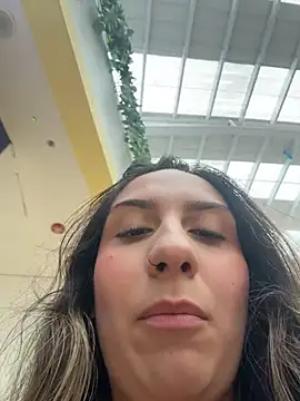 sarah honey   online show from November 2, 2025, 3:28 pm