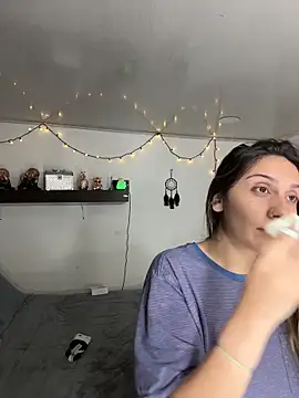 sarah honey   online show from October 31, 2025, 3:08 pm