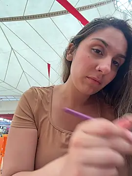 sarah honey   online show from December 18, 2025, 4:00 pm