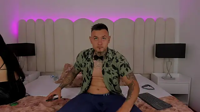 honey madness online show from November 2, 2025, 5:29 pm