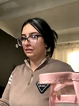 Kloe Novoa online show from November 21, 2025, 12:37 pm