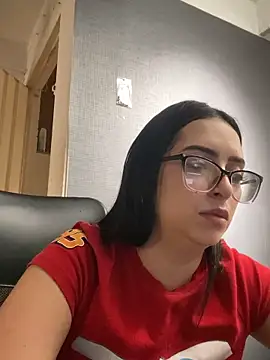 Kloe Novoa online show from February 12, 2026, 1:33 pm