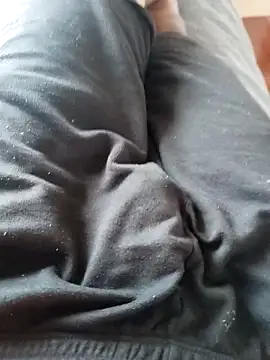 Snapshot of Andres__00 chatting on April 5, 2026, 3:30 pm Andres 00 online show from April 5, 2026, 3:30 pm