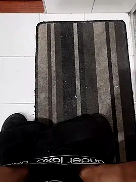 Snapshot of Andres__00 chatting on April 10, 2026, 1:51 pm Andres 00 online show from April 10, 2026, 1:51 pm