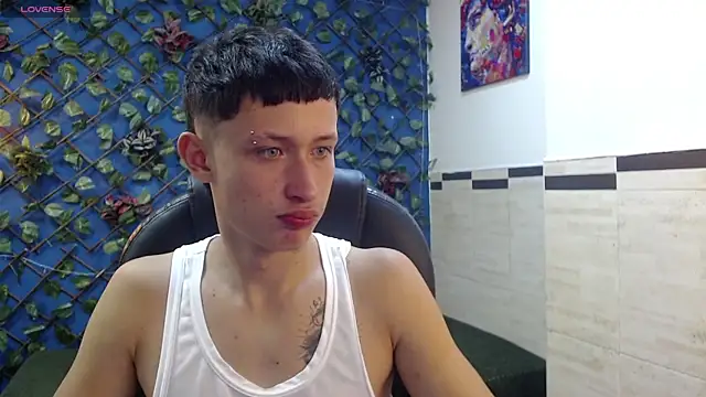 Garuo 18 online show from December 23, 2025, 3:39 am