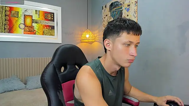 Garuo 18 online show from November 30, 2025, 5:25 pm