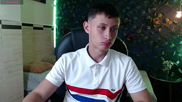 Garuo 18 online show from November 25, 2025, 3:29 am