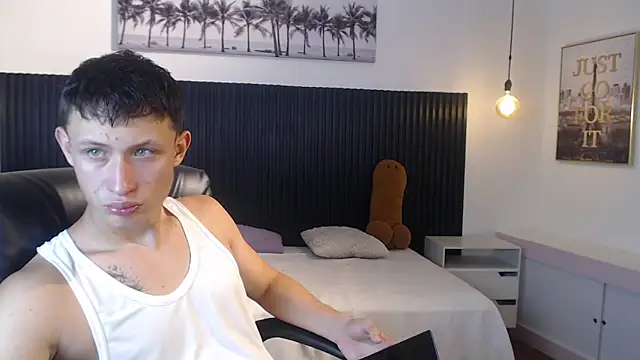 Garuo 18 online show from December 1, 2025, 7:15 pm