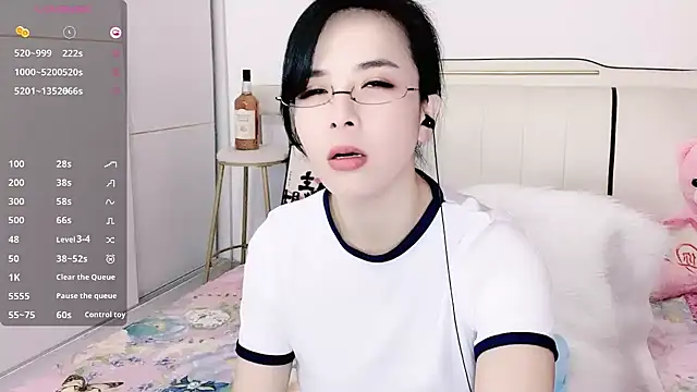 Snapshot of -Jenny-666- chatting on February 1, 2026, 11:47 pm -Jenny-666- online show from February 1, 2026, 11:47 pm