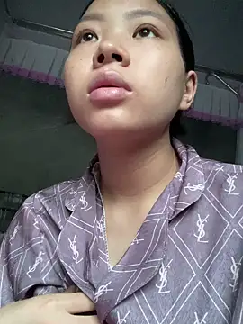 Milk xx online show from November 2, 2025, 7:13 am