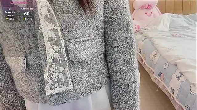 Snapshot of by-Hannah chatting on November 4, 2025, 1:09 am by-Hannah online show from November 4, 2025, 1:09 am