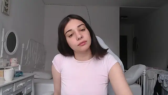 Snapshot of bellefleurrr chatting on May 11, 2026, 2:56 pm bellefleurrr online show from May 11, 2026, 2:56 pm