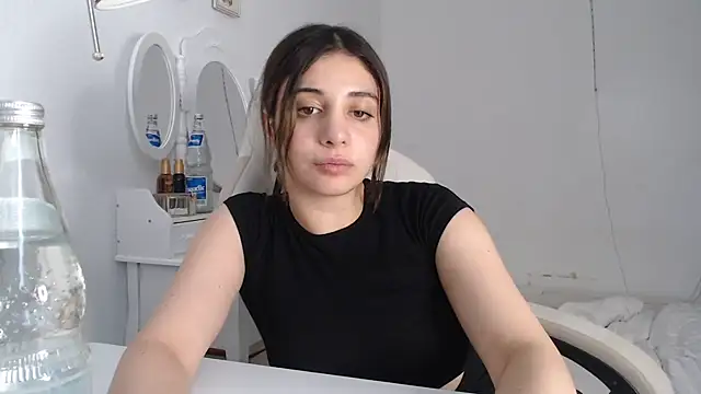 Snapshot of bellefleurrr chatting on July 13, 2026, 6:07 pm bellefleurrr online show from July 13, 2026, 6:07 pm