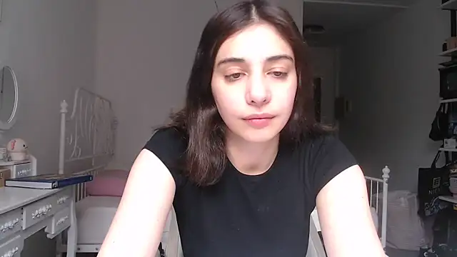 Snapshot of bellefleurrr chatting on May 3, 2026, 3:48 pm bellefleurrr online show from May 3, 2026, 3:48 pm