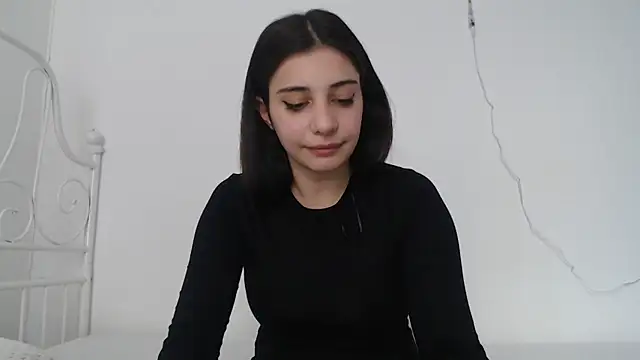 Snapshot of bellefleurrr chatting on April 10, 2026, 3:19 pm bellefleurrr online show from April 10, 2026, 3:19 pm